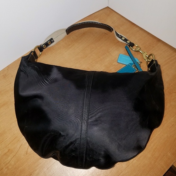 Authentic Coach Hampton Hobo - Picture 3 of 8